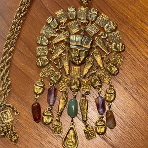 VTG- Goldette- Majestic ‘70s Egyptian Revival Medallion Necklace- J-Hook Agate